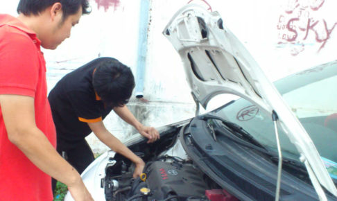 タイで車の修理
