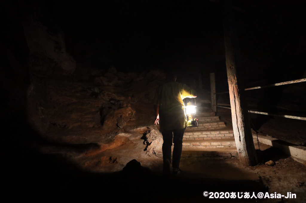 チェンダオケイブの洞窟寺院